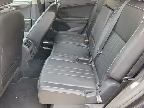 Used 2023 Volkswagen Tiguan SE FWD image 12
