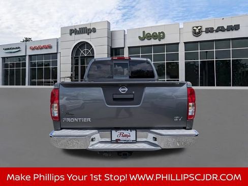 Used 2016 Nissan Frontier SV RWD image 4