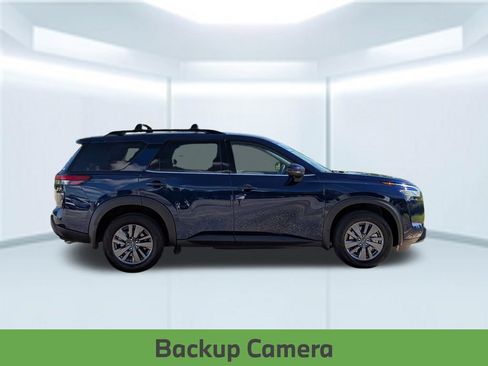 Certified 2025 Nissan Pathfinder SV w/ Black Appearance Package FWD image 9