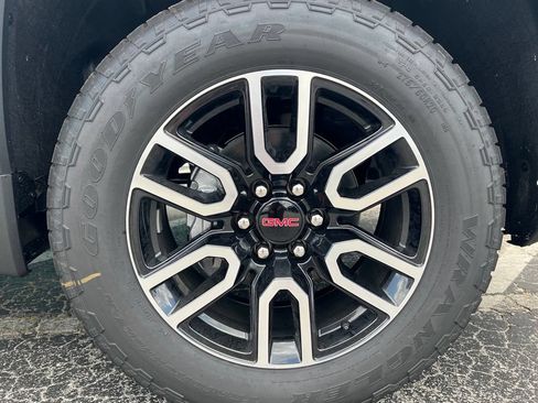 New 2026 GMC Sierra 1500 AT4 w/ AT4 Premium Package AWD/4WD image 23