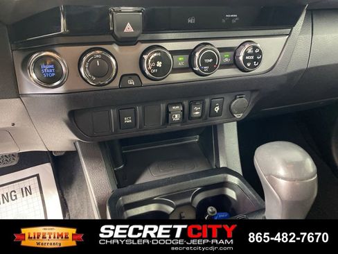 Used 2018 Toyota Tacoma TRD Off-Road AWD/4WD image 23