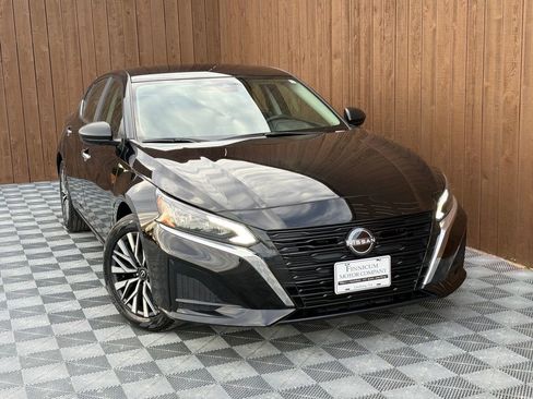 Used 2025 Nissan Altima 2.5 SV image 9