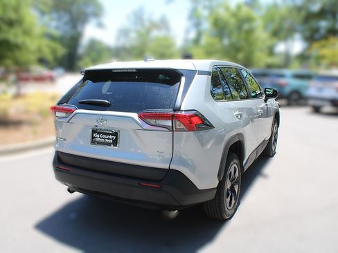 Used 2024 Toyota RAV4 LE AWD/4WD image 11