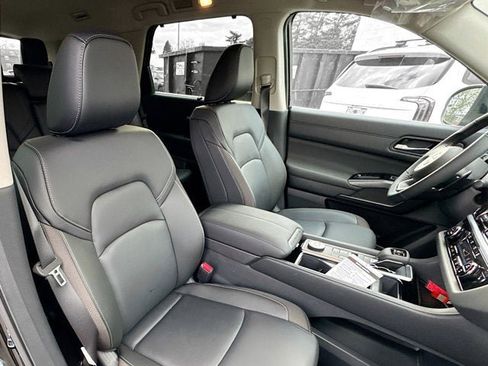 New 2025 Nissan Pathfinder SL w/ Cargo Package image 32