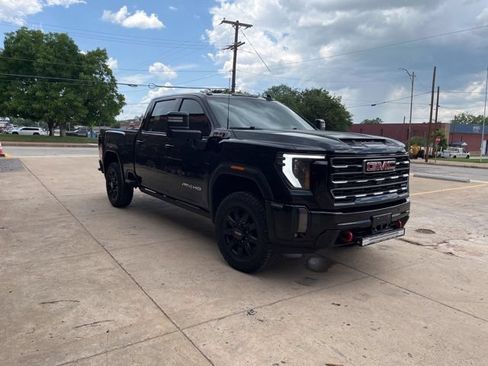Used 2024 GMC Sierra 2500 AT4 w/ AT4 Premium Plus Package AWD/4WD image 10