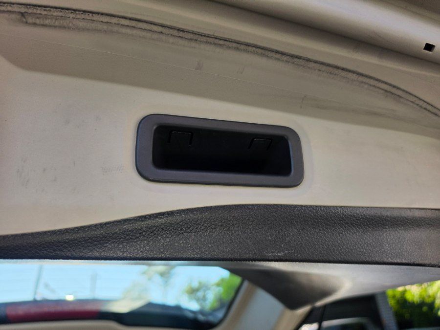 Used 2019 Nissan Rogue S AWD/4WD image 32