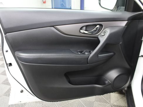 Used 2015 Nissan Rogue SV AWD/4WD image 51