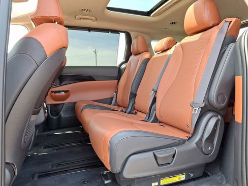 Used 2024 Kia Carnival SX Prestige FWD image 10