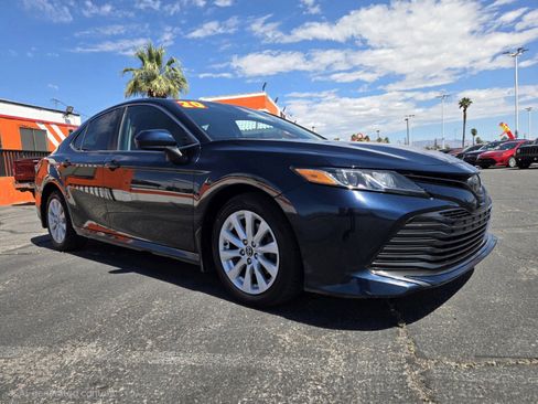 Used 2020 Toyota Camry LE w/ Carpet Mat Package FWD image 4