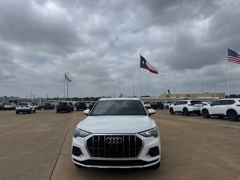 Used 2020 Audi Q3 2.0T Premium w/ Convenience Package AWD/4WD image 5
