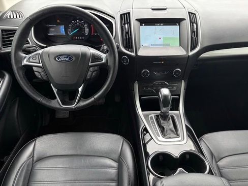 Used 2018 Ford Edge SEL w/ Equipment Group 201A FWD image 3