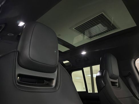 New 2026 Land Rover Defender 110 OCTA image 21