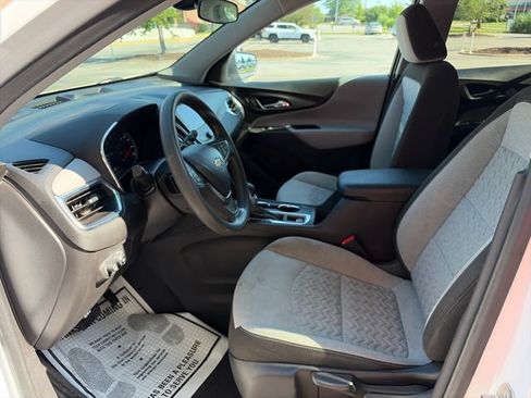 Used 2023 Chevrolet Equinox LS w/ Driver Confidence II Package AWD/4WD image 9