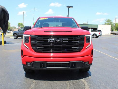 Used 2023 GMC Sierra 1500 Elevation w/ LPO, Elevation Black Package AWD/4WD image 2