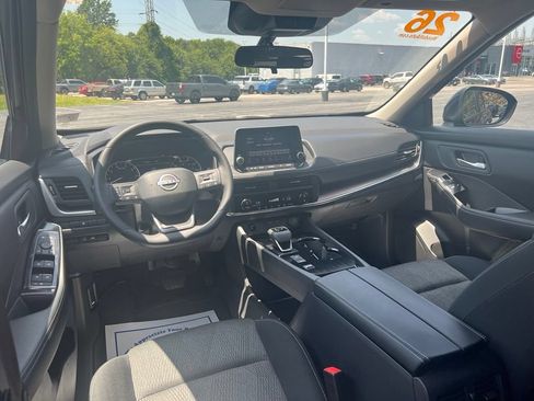 Used 2026 Nissan Rogue SV FWD image 13