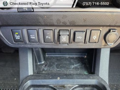 Used 2023 Toyota Tacoma TRD Off-Road w/ Technology Package AWD/4WD image 19