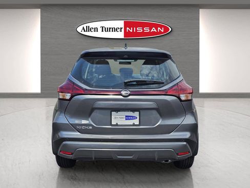 Used 2024 Nissan Kicks S image 9