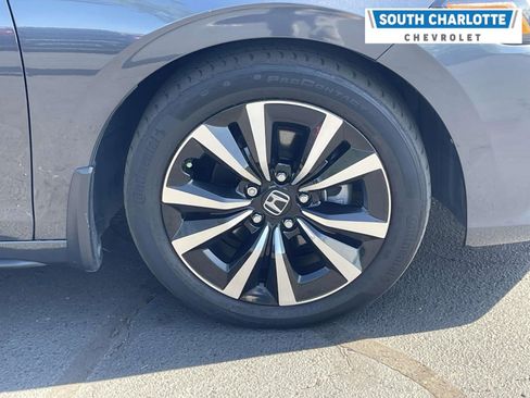 Used 2024 Honda Civic EX-L image 6