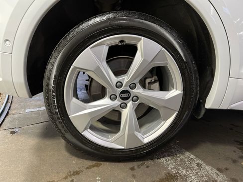 Used 2021 Audi Q5 Prestige image 12