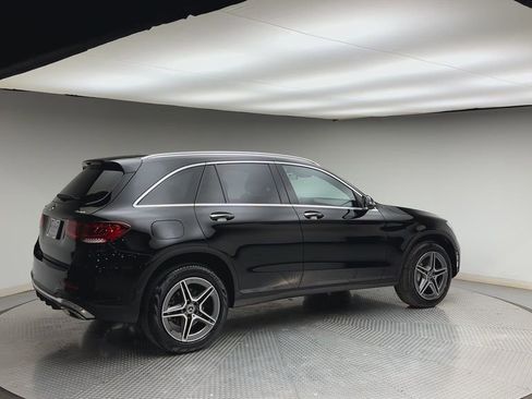 Used 2022 Mercedes-Benz GLC 300 4MATIC image 2