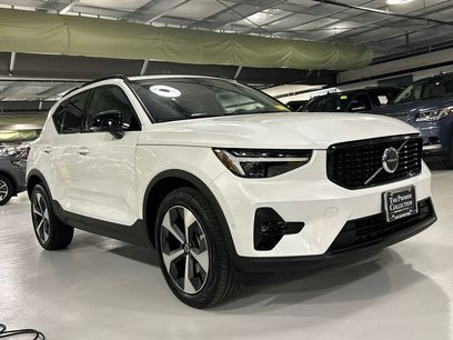 Used 2026 Volvo XC40 B5 Plus w/ Protection Package Premier