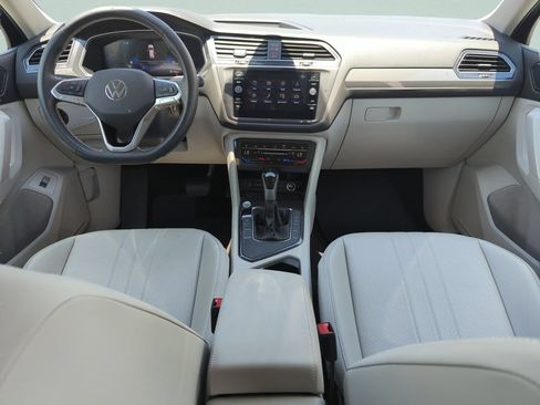 Used 2024 Volkswagen Tiguan SE FWD image 21