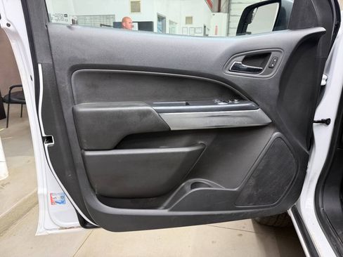 Used 2022 Chevrolet Colorado LT w/ Fleet Safety Package RWD image 11