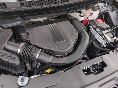 Used 2026 Chevrolet Traverse LT w/ Driver Confidence Package image 29