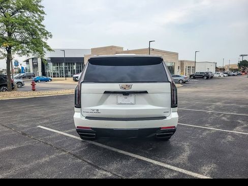 Certified 2025 Cadillac Escalade Sport Platinum w/ LPO, Floor Liner Package AWD/4WD image 11