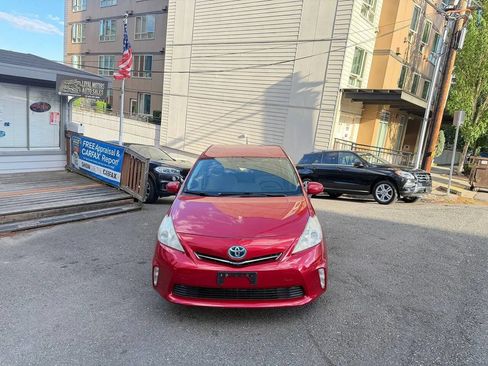 Used 2012 Toyota Prius V Two FWD image 5