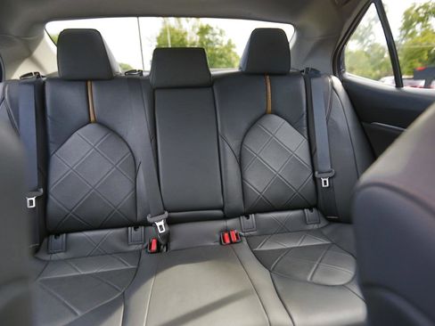Used 2018 Toyota Camry XLE w/ Driver Assist Package FWD image 16