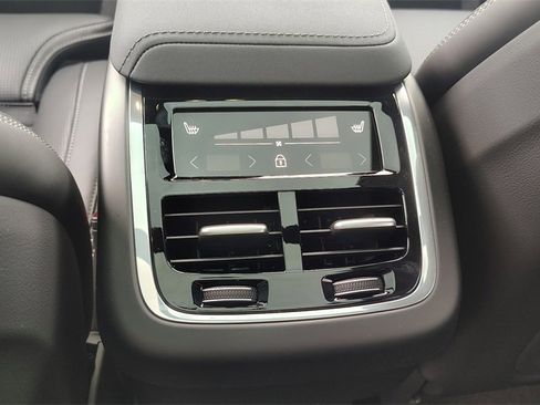 New 2026 Volvo XC60 B5 Ultra w/ Climate Package image 30