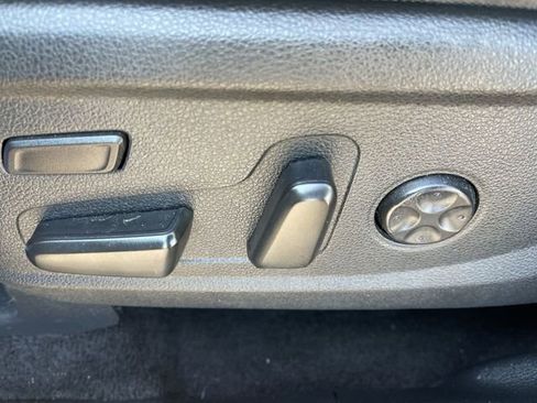 Used 2020 Hyundai Santa Fe Limited image 12