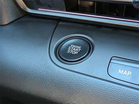 Used 2025 Hyundai Elantra SEL image 25