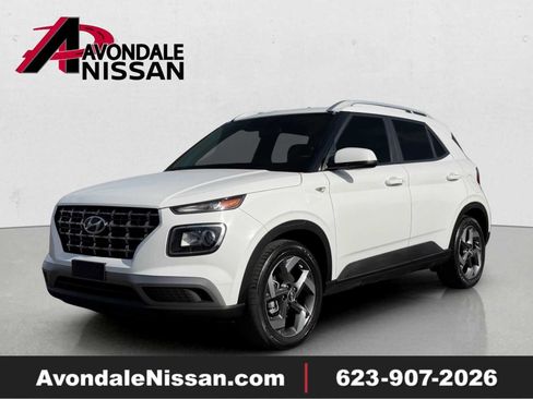 Used 2024 Hyundai Venue SEL FWD image 1