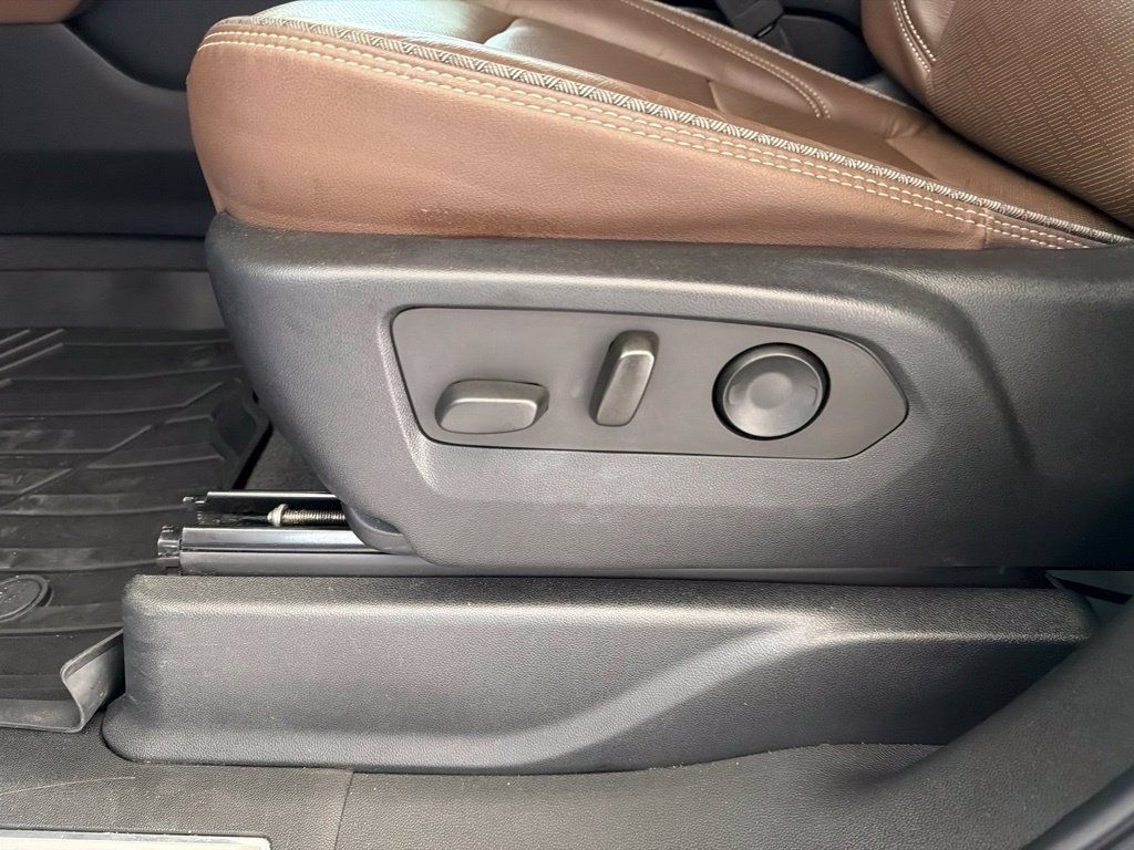Used 2022 Chevrolet Tahoe High Country RWD image 46