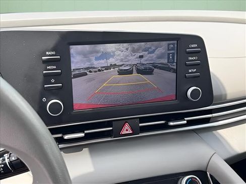 Used 2022 Hyundai Elantra Blue FWD image 26