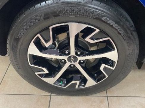 Used 2023 Kia Sportage EX FWD image 29