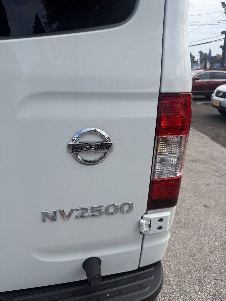 Used 2017 Nissan NV 2500 SV w/ Technology Package RWD image 21