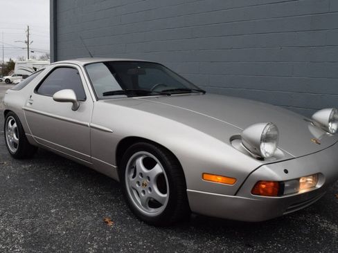 Used 1993 Porsche 928 GTS RWD image 24