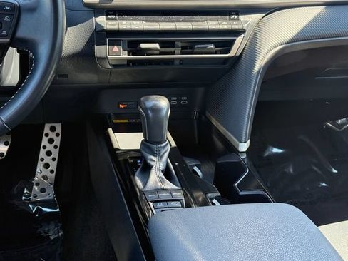 Certified 2025 Toyota Camry SE FWD image 17