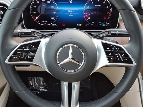 Used 2025 Mercedes-Benz C 300 4MATIC Sedan image 8