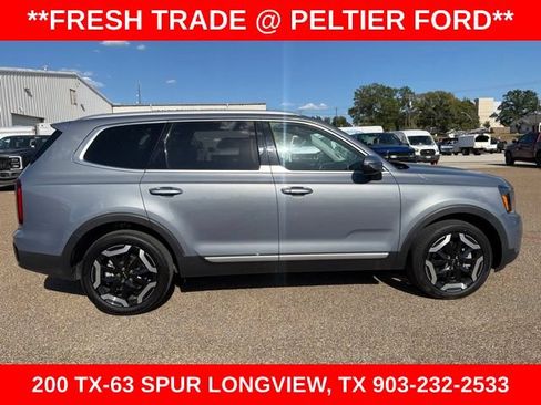 Used 2025 Kia Telluride S FWD image 2