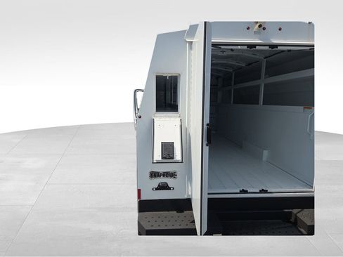 New 2024 Ford E-450 and Econoline 450 Super Duty w/ Power Windows & Locks Group image 31