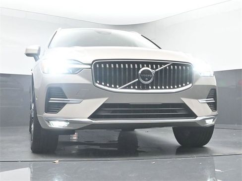 Used 2023 Volvo XC60 B5 Plus w/ Protection Package image 37