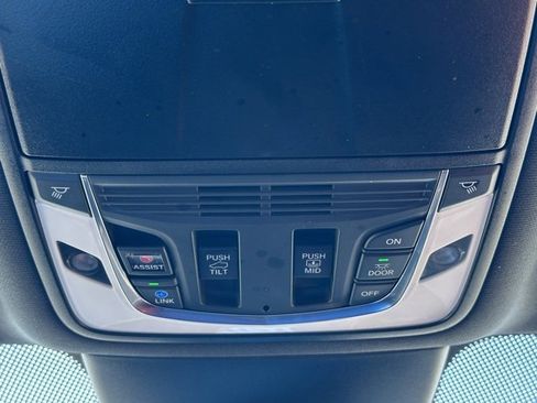 Used 2022 Acura MDX A-Spec image 46