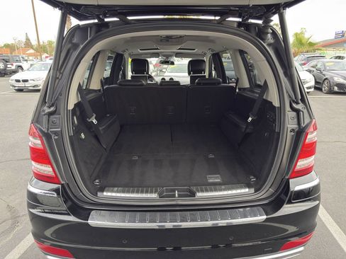 Used 2012 Mercedes-Benz GL 550 4MATIC image 32