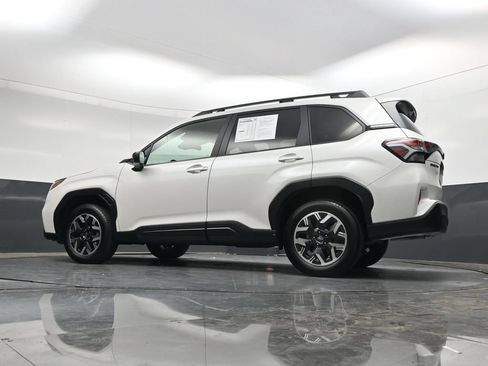 Used 2025 Subaru Forester Premium AWD/4WD image 46