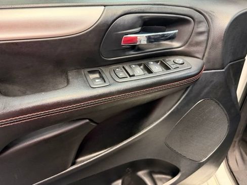 Used 2018 Dodge Grand Caravan GT FWD image 12