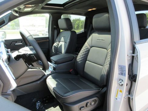 New 2026 GMC Canyon Denali AWD/4WD image 10